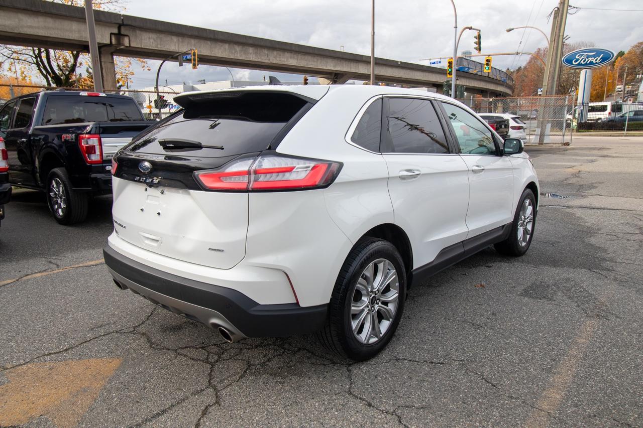 2024 Ford Edge Titanium AWD Photo5
