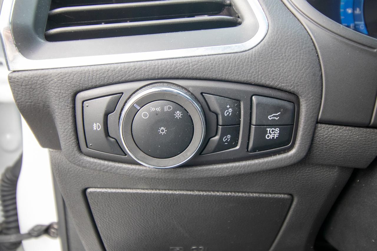 2024 Ford Edge Titanium AWD Photo5