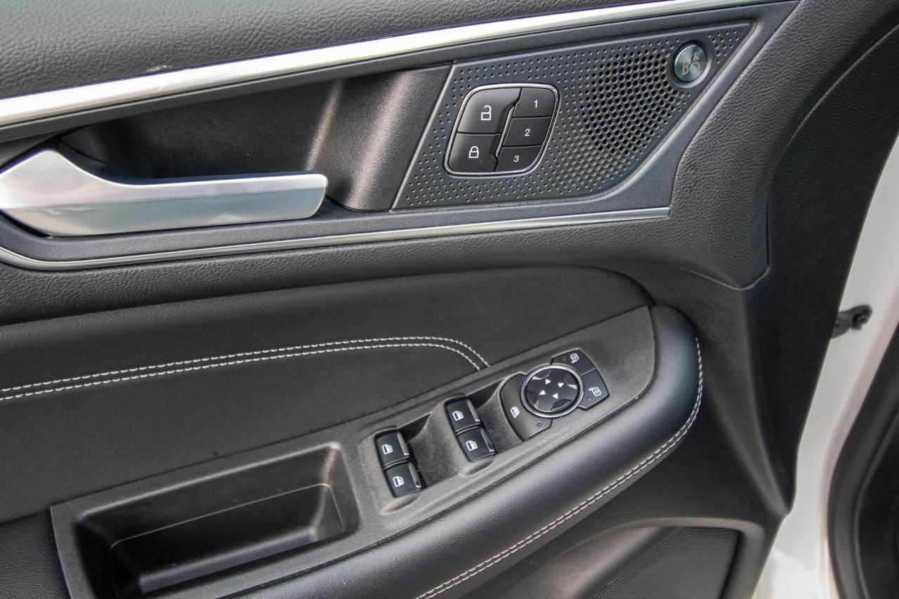 2024 Ford Edge Titanium AWD Photo5