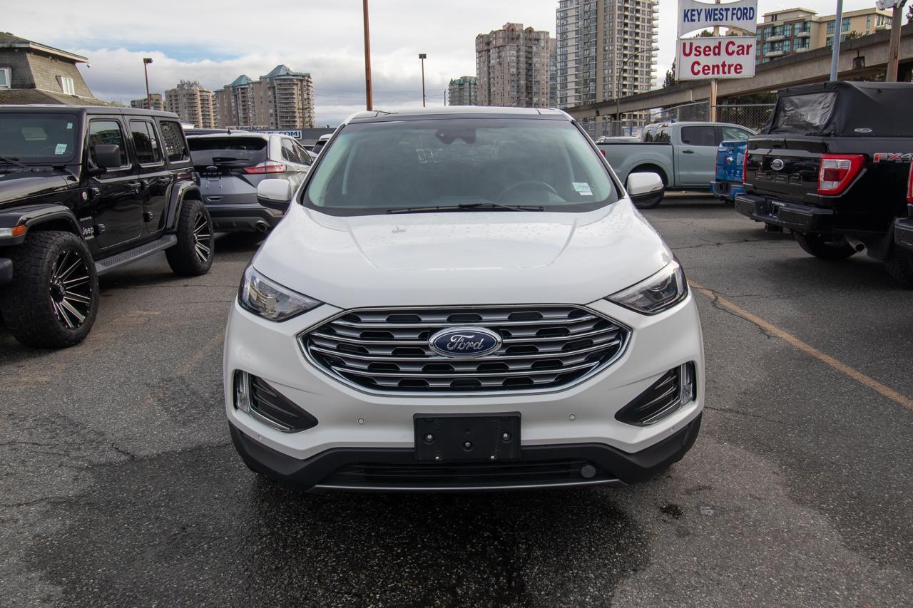 2024 Ford Edge Titanium AWD Photo3