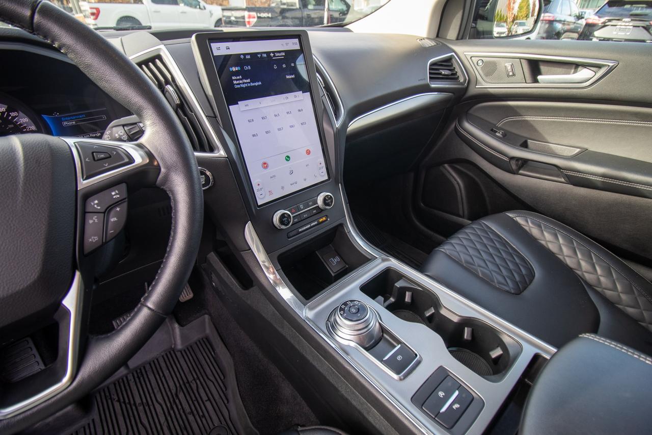 2024 Ford Edge Titanium AWD Photo5