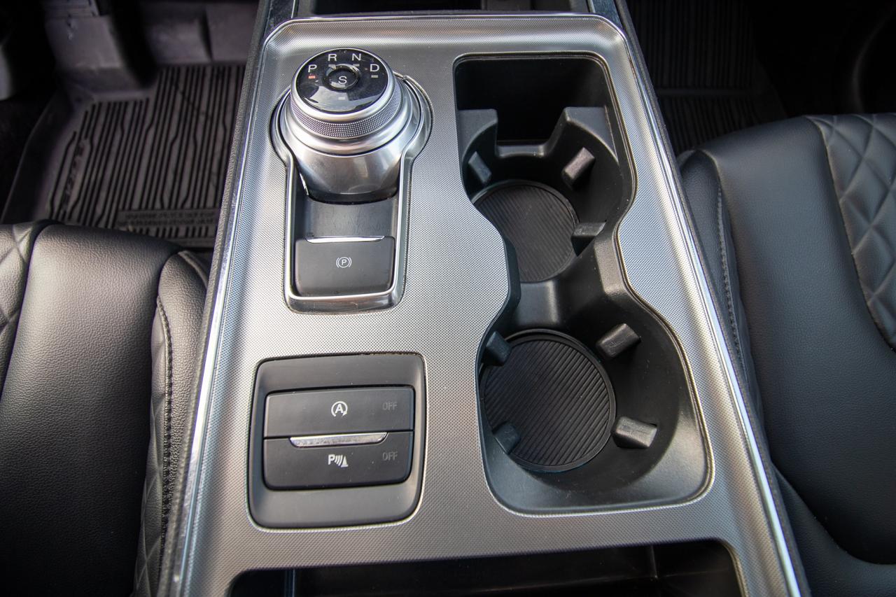 2024 Ford Edge Titanium AWD Photo5