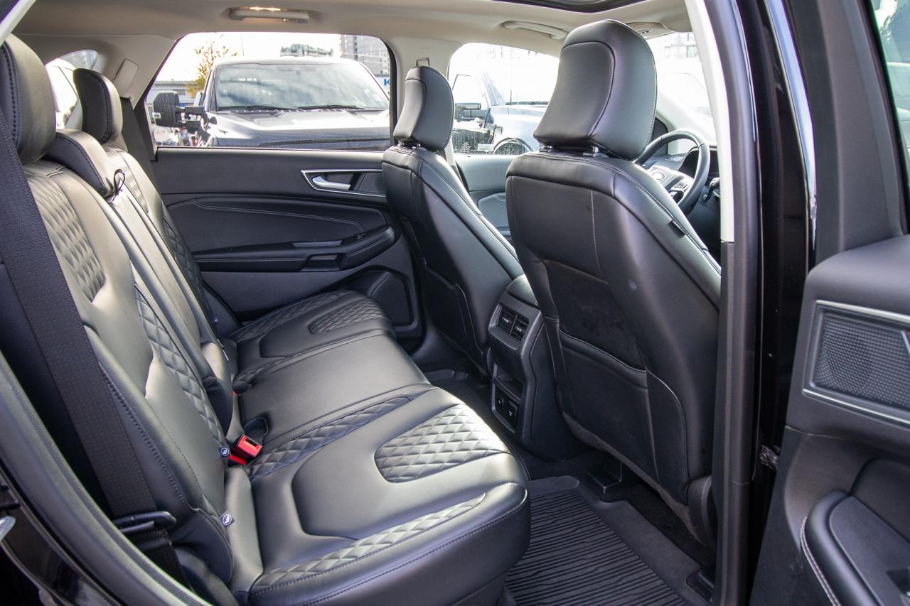 2024 Ford Edge Titanium AWD Photo5