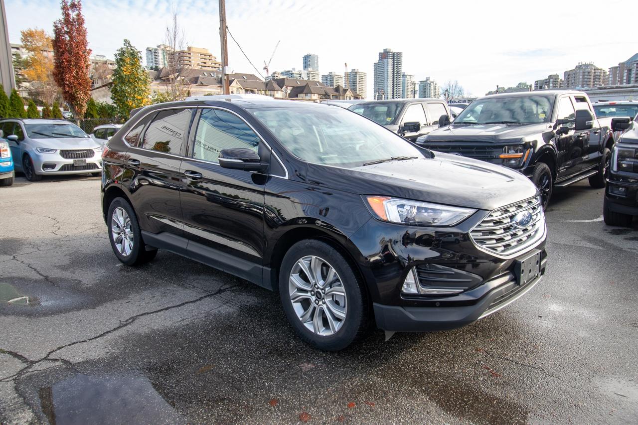 2024 Ford Edge Titanium AWD Photo5