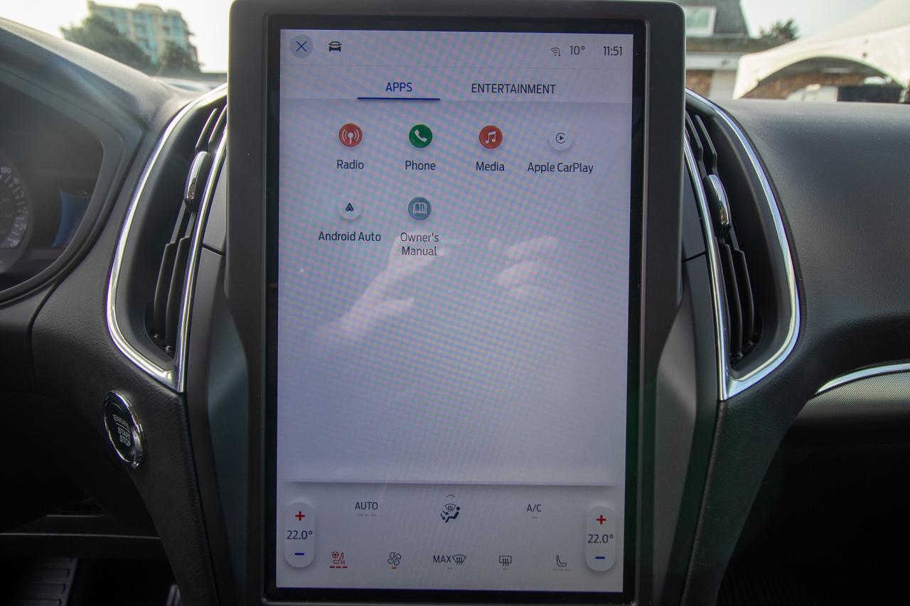 2024 Ford Edge Titanium AWD Photo5