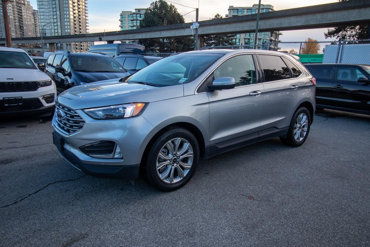 2024 Ford Edge Titanium AWD Photo2