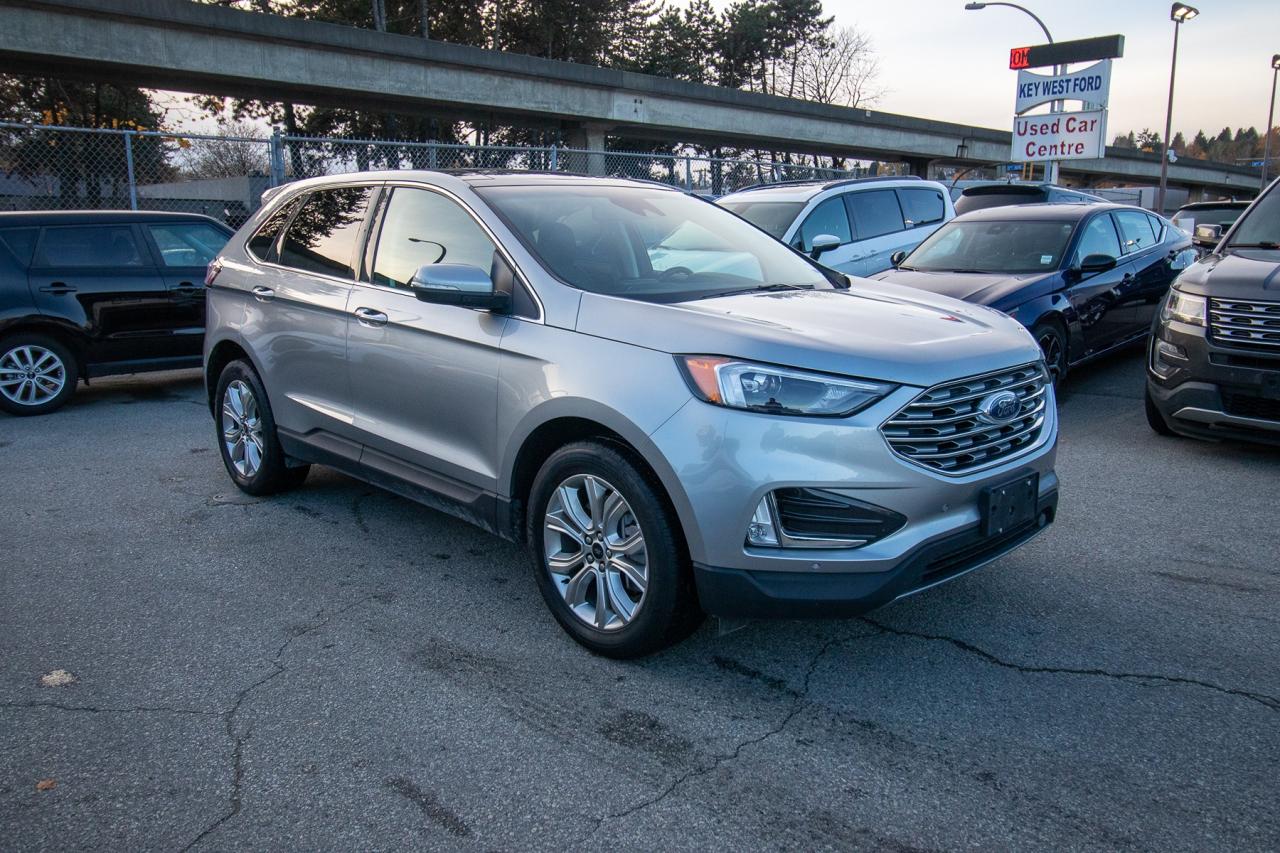 2024 Ford Edge Titanium AWD Photo5