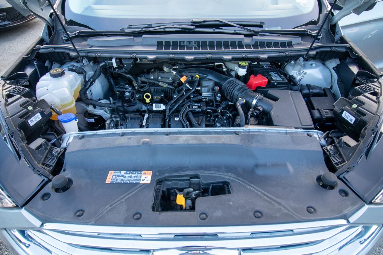 2024 Ford Edge Titanium AWD Photo5