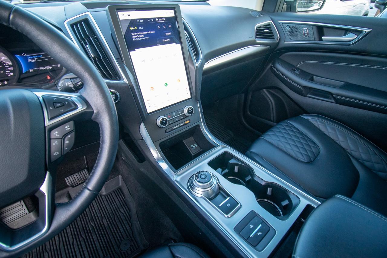 2024 Ford Edge Titanium AWD Photo5