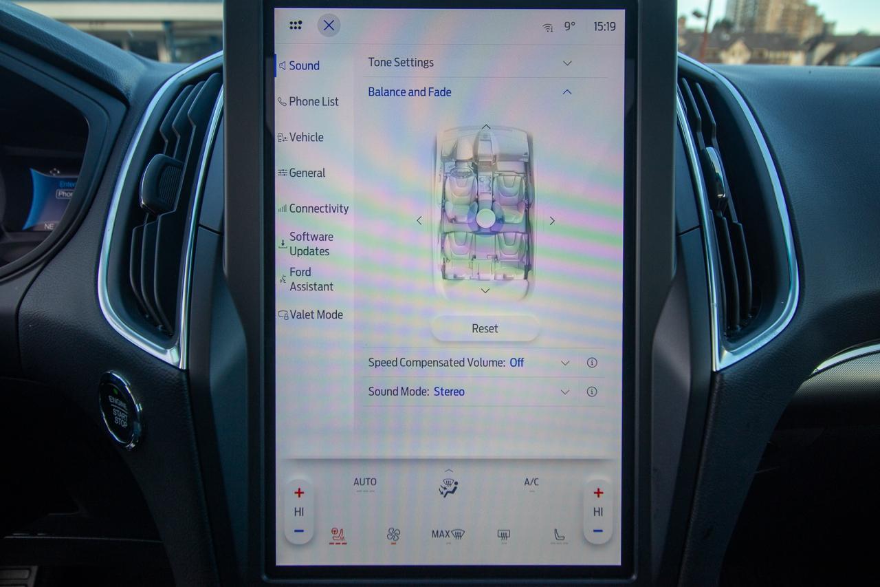 2024 Ford Edge Titanium AWD Photo5