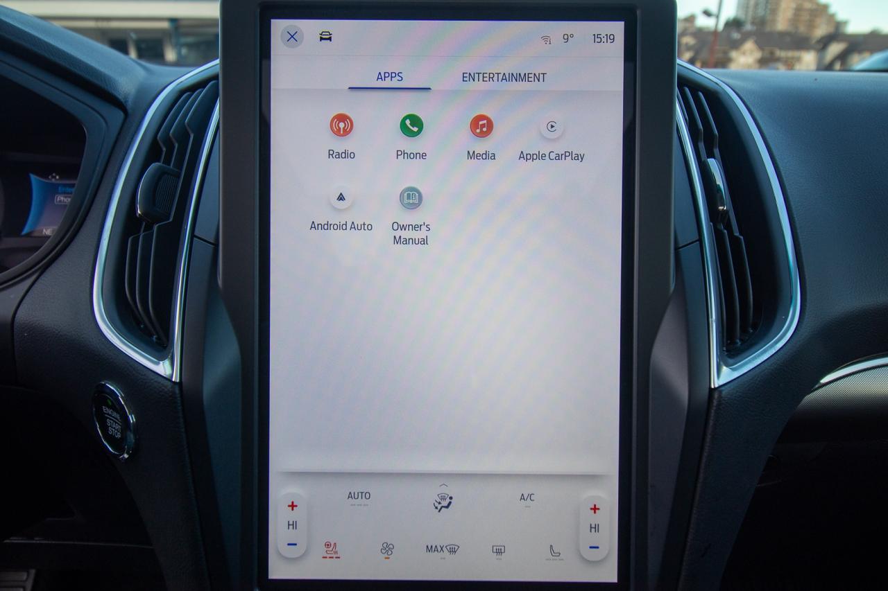 2024 Ford Edge Titanium AWD Photo5