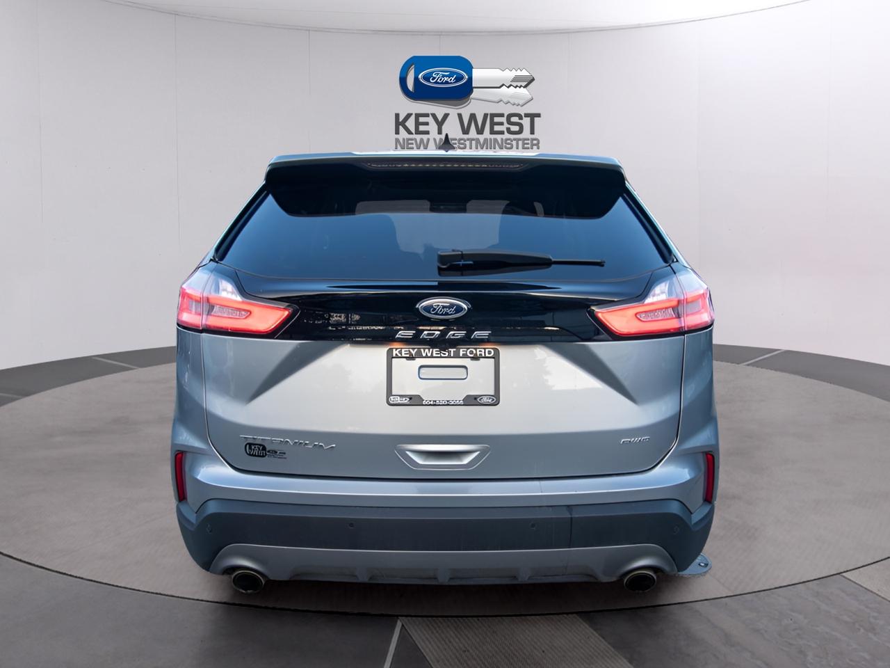 2024 Ford Edge Titanium AWD Photo3