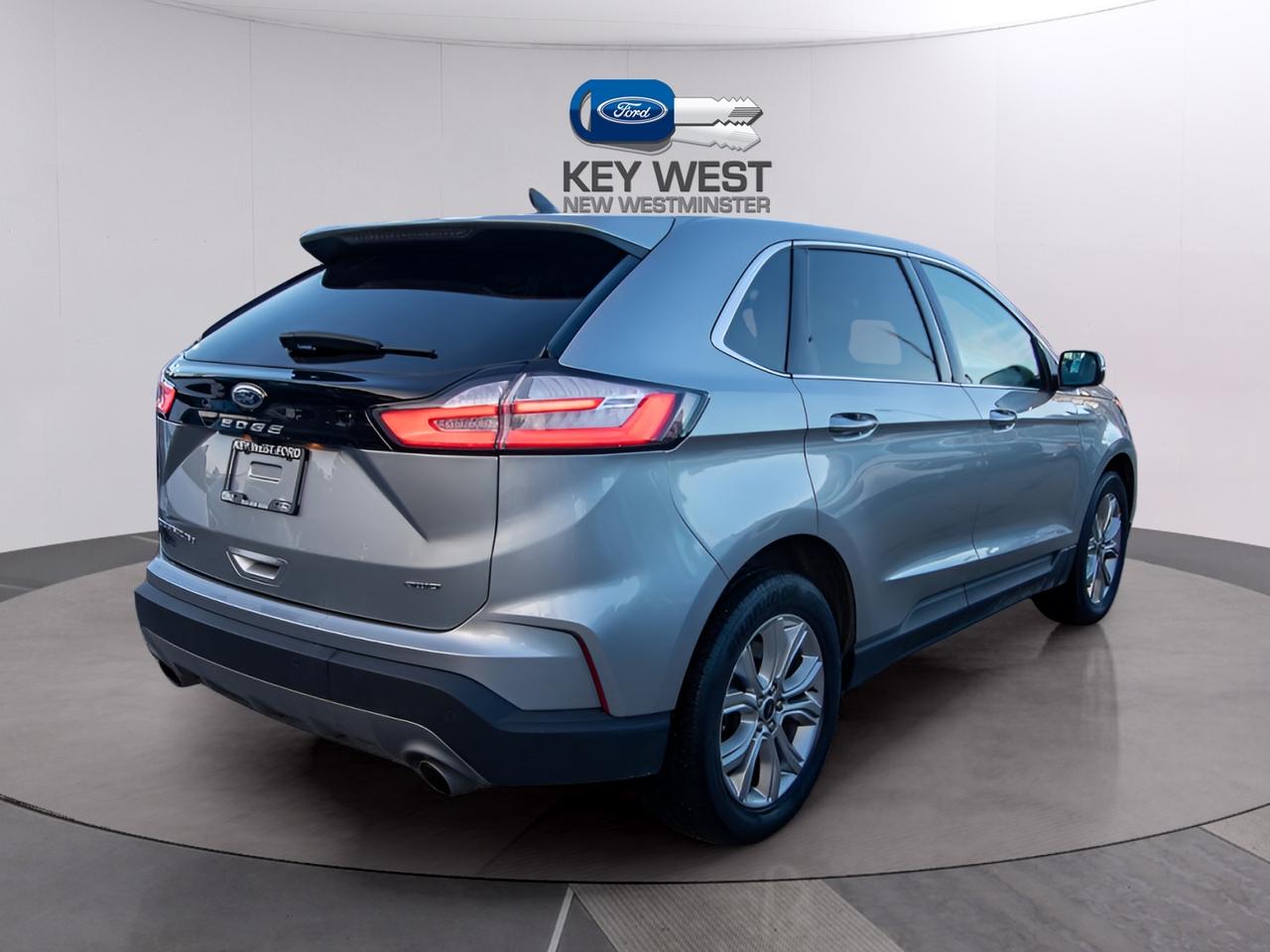 2024 Ford Edge Titanium AWD Photo4