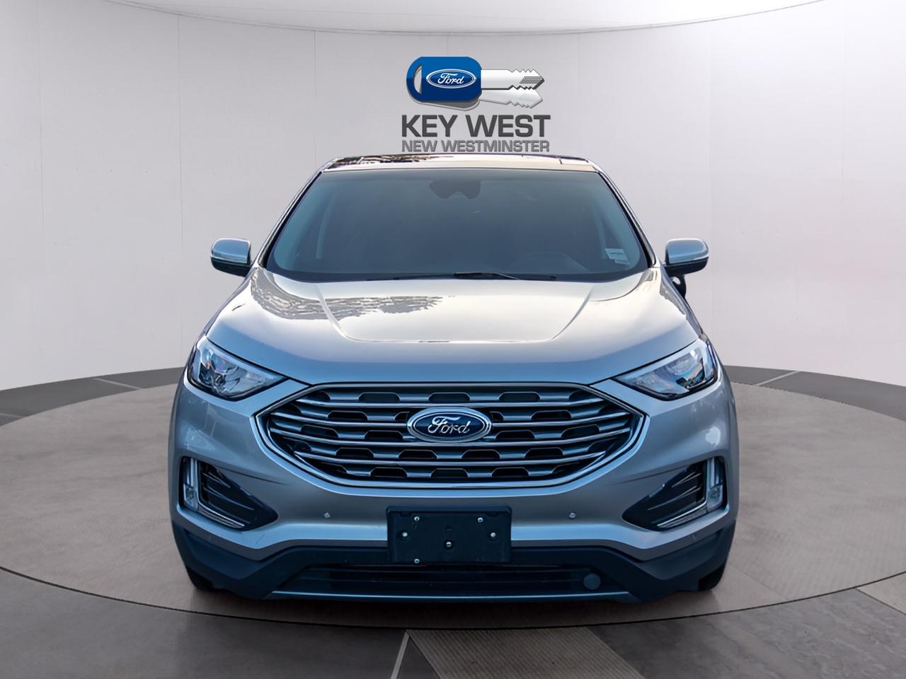 2024 Ford Edge Titanium AWD Photo3