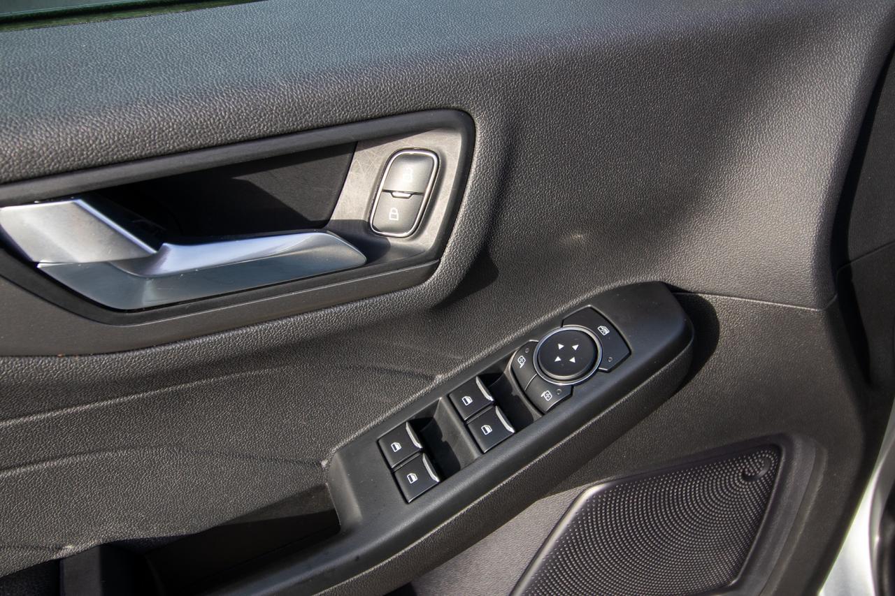 2024 Ford Escape PHEV Photo5