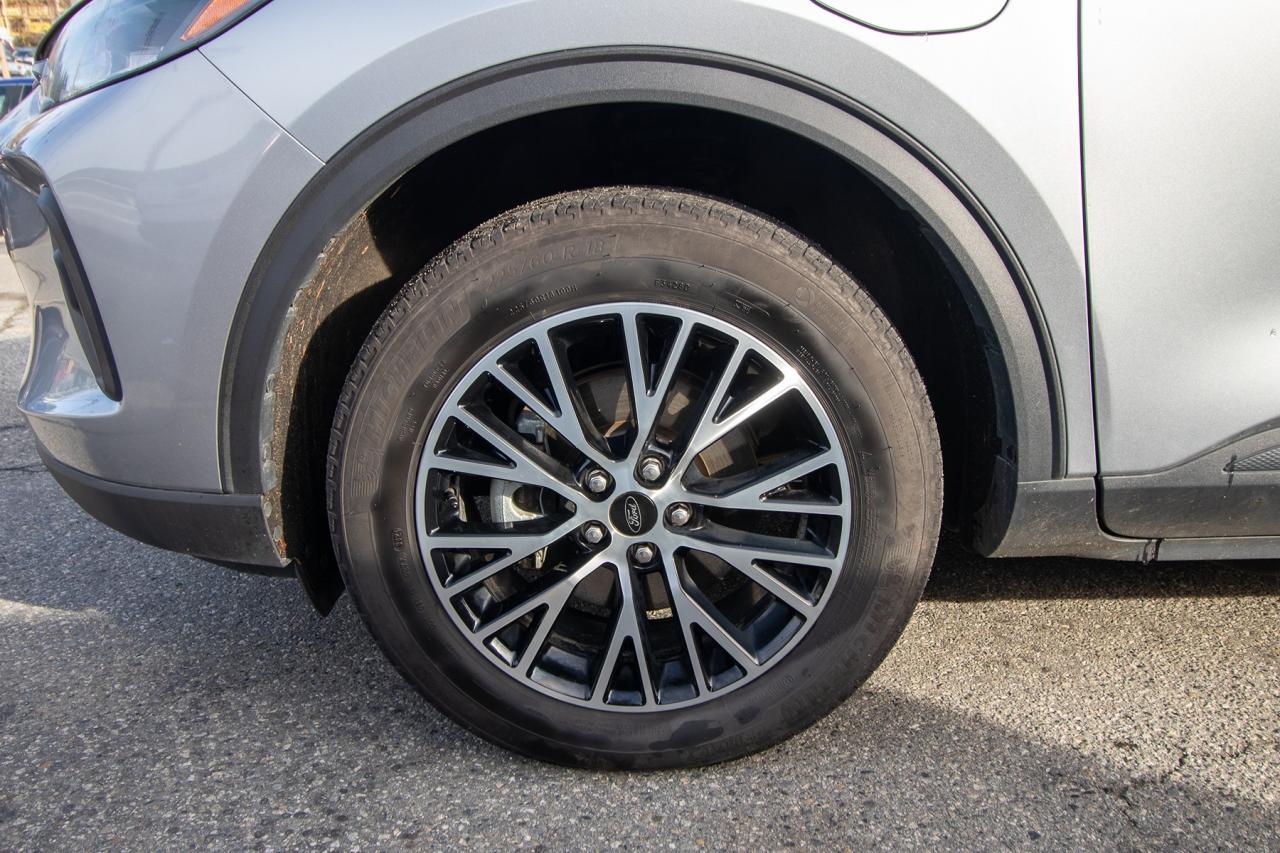 2024 Ford Escape PHEV Photo5