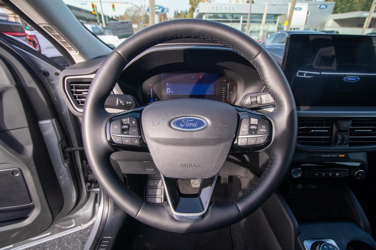 2024 Ford Escape PHEV Photo5