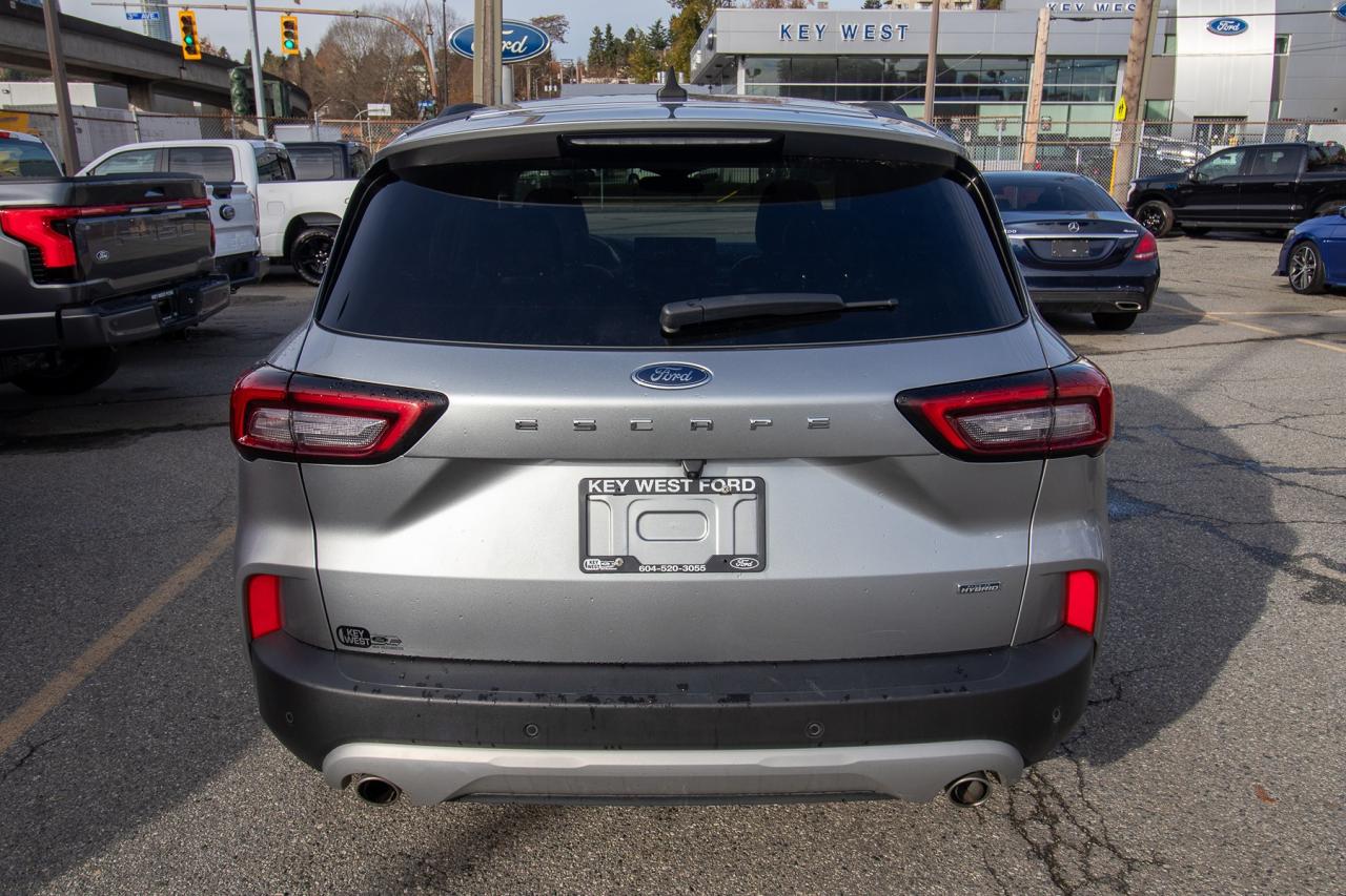 2024 Ford Escape PHEV Photo5