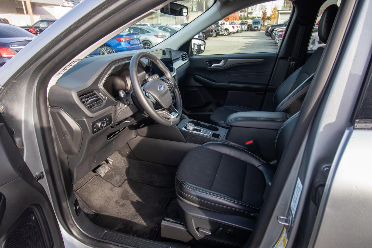 2024 Ford Escape PHEV Photo5