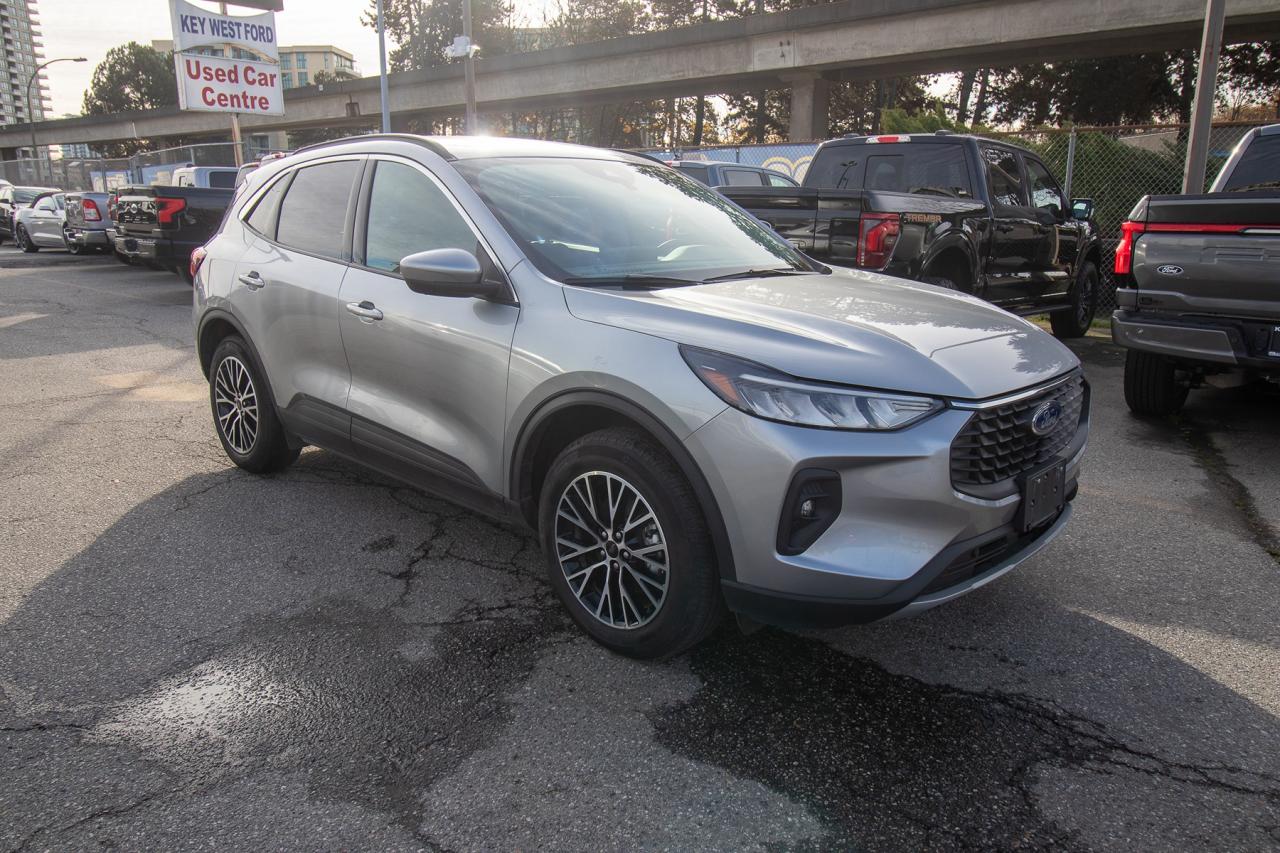 2024 Ford Escape PHEV Photo4