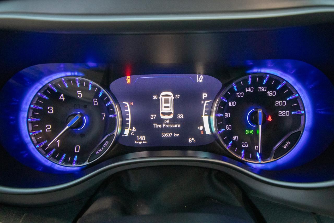 2023 Chrysler Pacifica Touring L Photo5