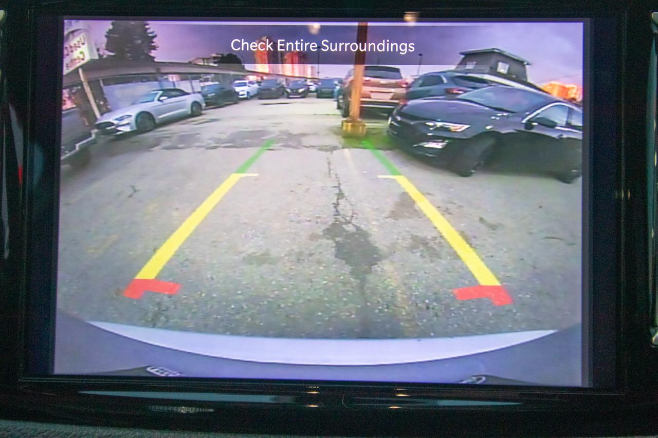 2023 Chrysler Pacifica Touring L Photo5