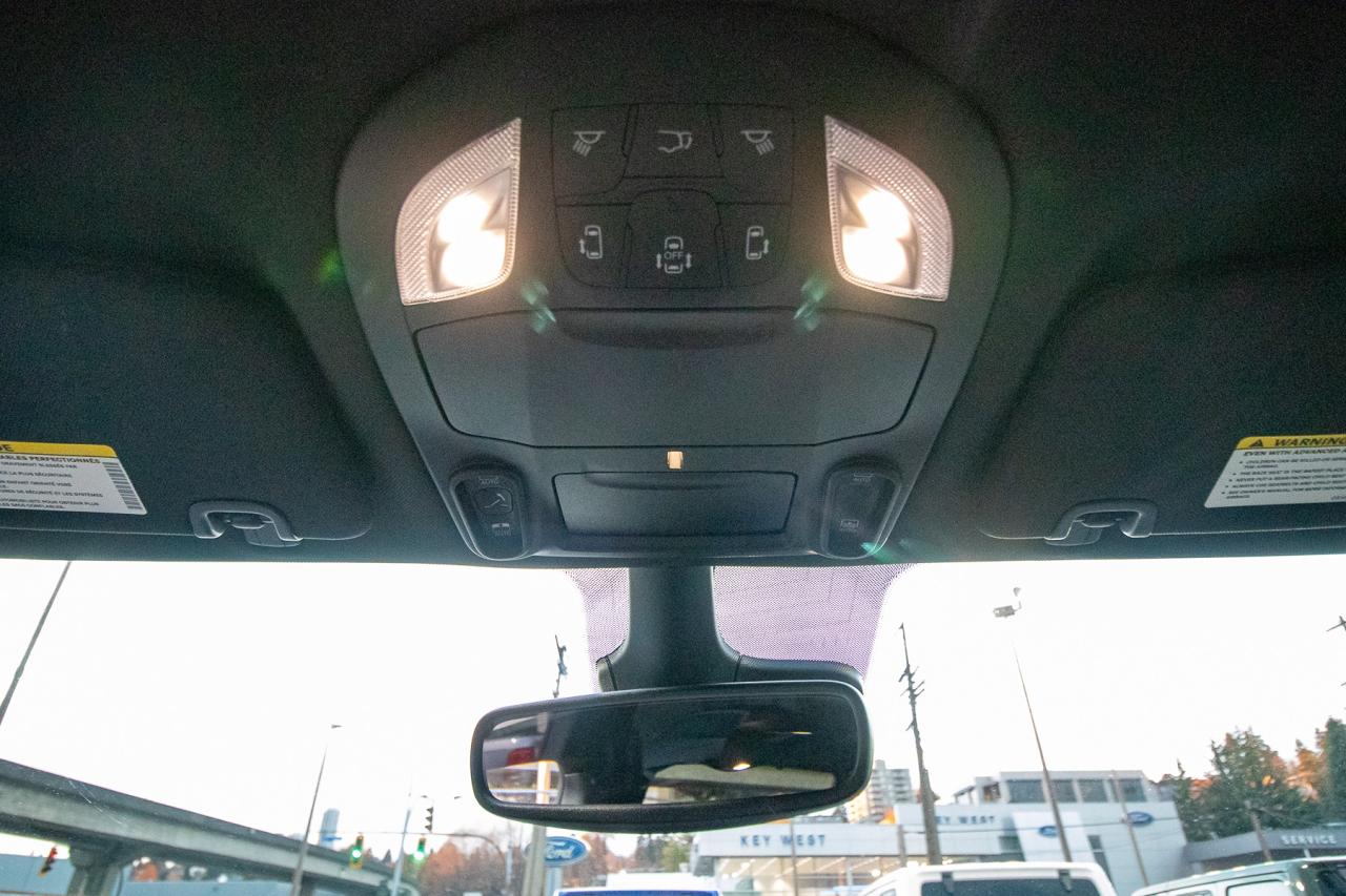 2023 Chrysler Pacifica Touring L Photo5