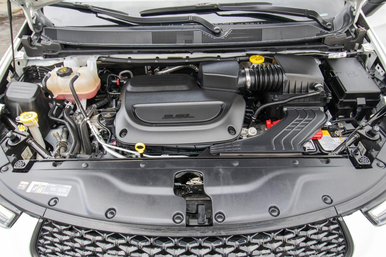 2023 Chrysler Pacifica Touring L Photo5