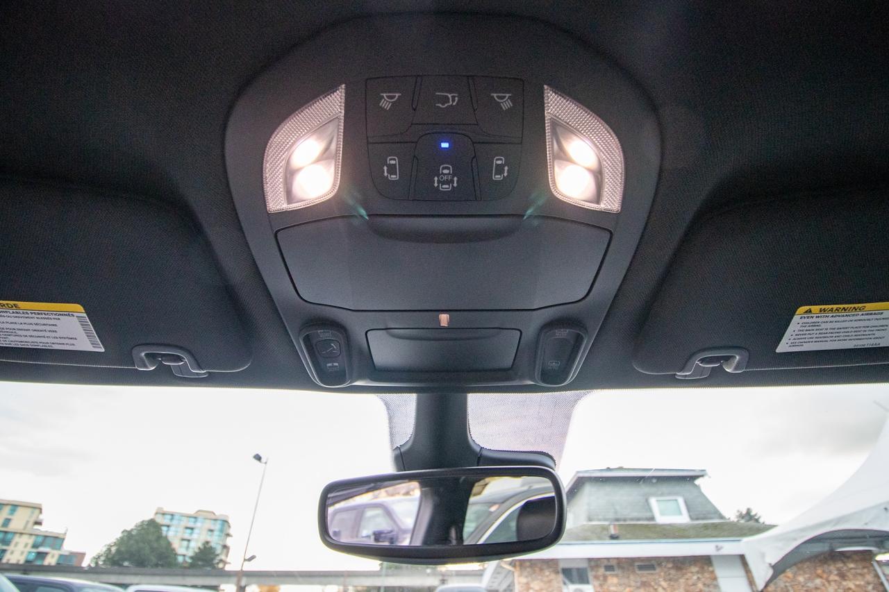 2023 Chrysler Pacifica Touring L Photo5