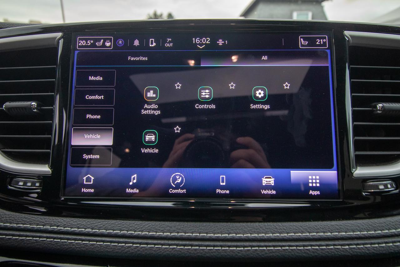 2023 Chrysler Pacifica Touring L Photo5