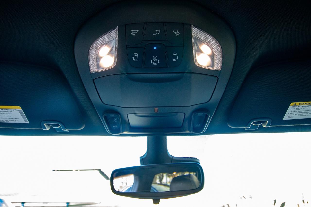 2023 Chrysler Pacifica Touring L Photo5