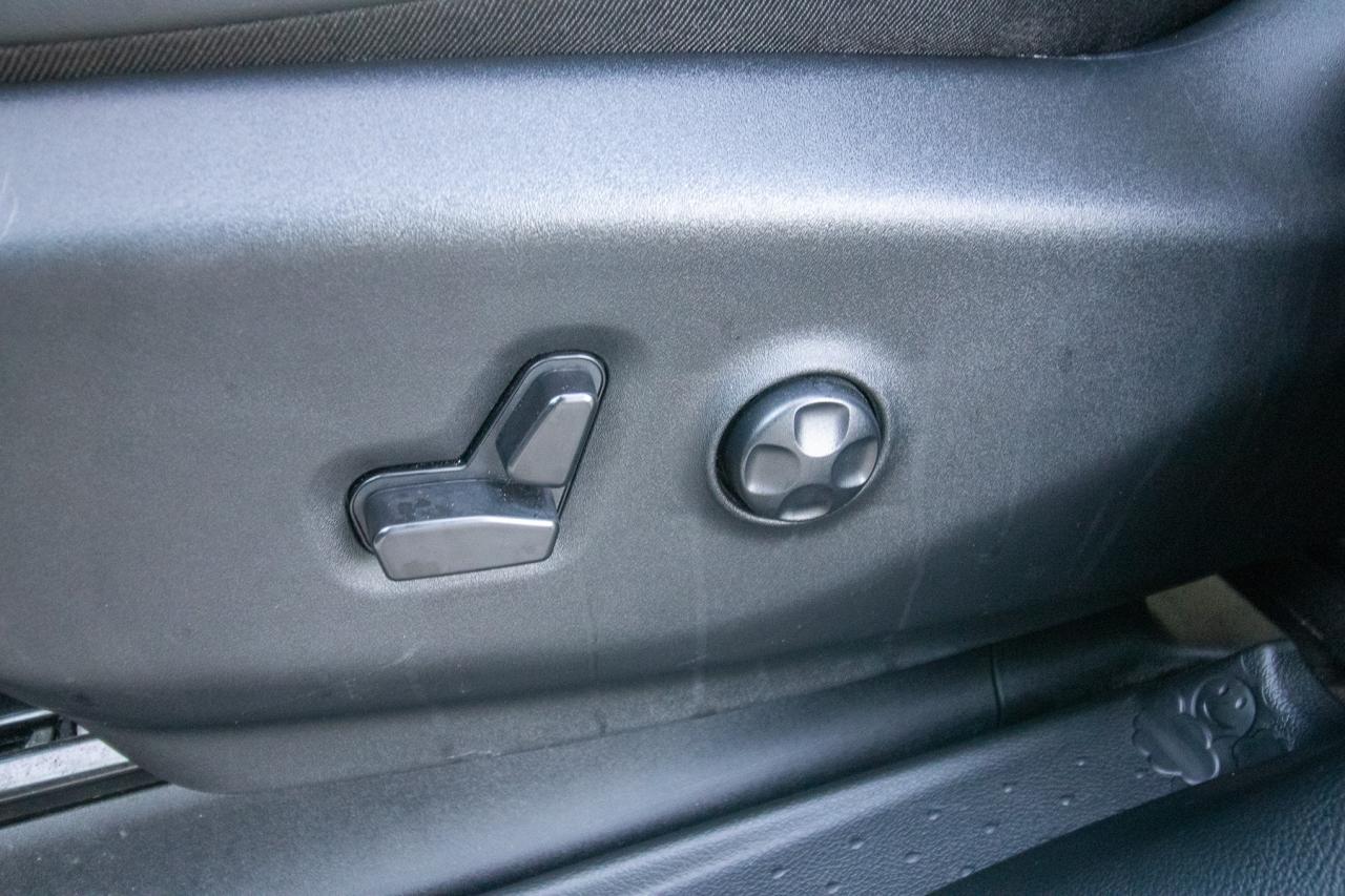 2023 Chrysler Pacifica Touring L Photo5