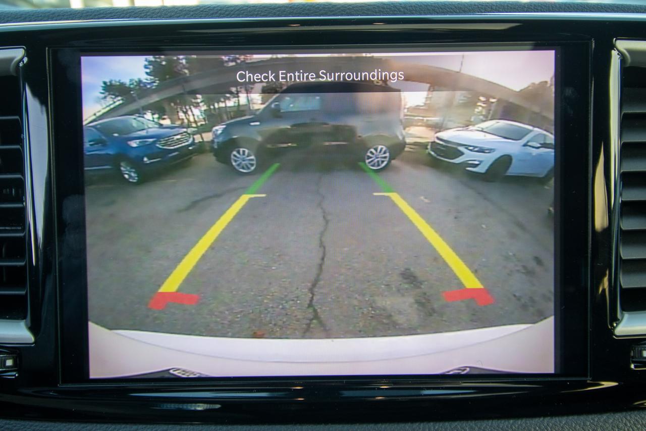 2023 Chrysler Pacifica Touring L Photo5