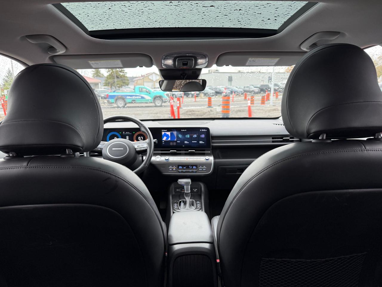 2024 Hyundai KONA 2.0L Preferred w/Trend Package Leather! Sunroof! AutoStart! Photo