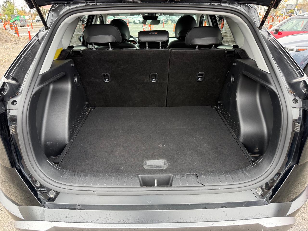 2024 Hyundai KONA 2.0L Preferred w/Trend Package Leather! Sunroof! AutoStart! Photo