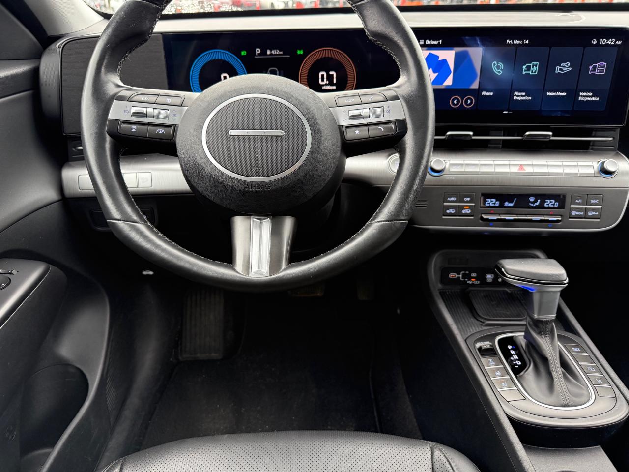 2024 Hyundai KONA 2.0L Preferred w/Trend Package Leather! Sunroof! AutoStart! Photo