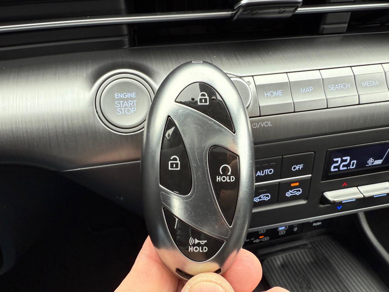 2024 Hyundai KONA 2.0L Preferred w/Trend Package Leather! Sunroof! AutoStart! Photo