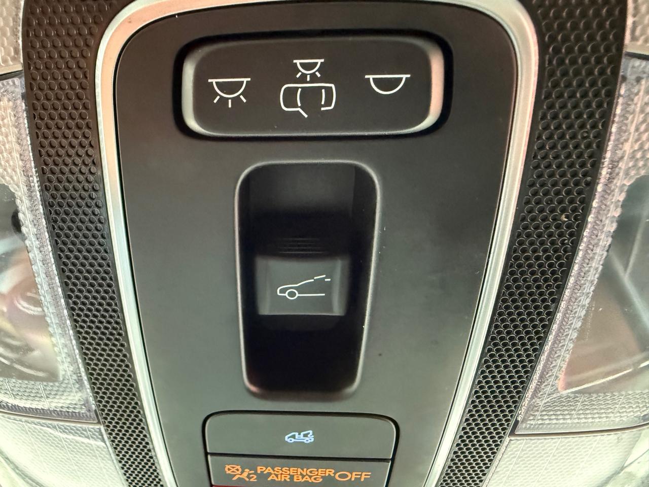 2024 Hyundai KONA 2.0L Preferred w/Trend Package Leather! Sunroof! AutoStart! Photo