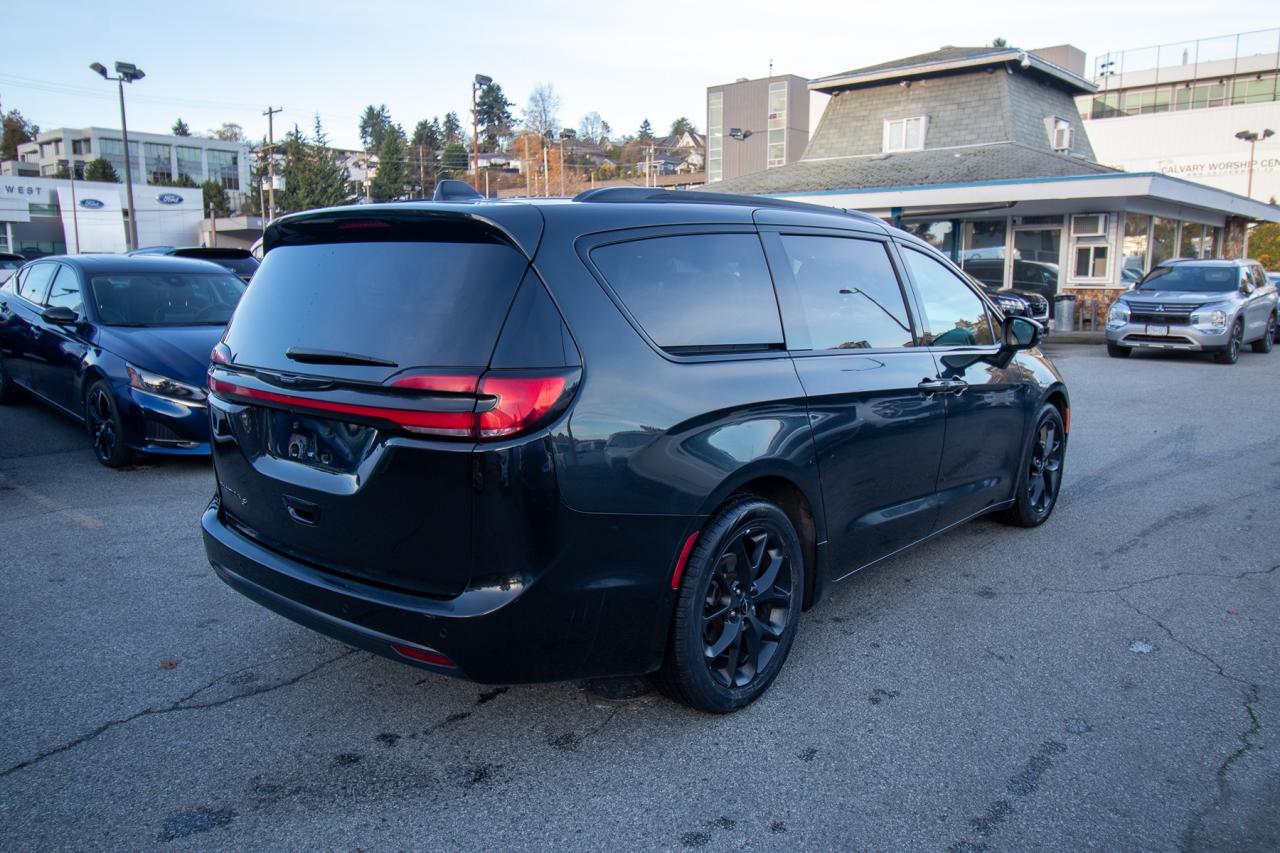 2023 Chrysler Pacifica Touring L Photo5