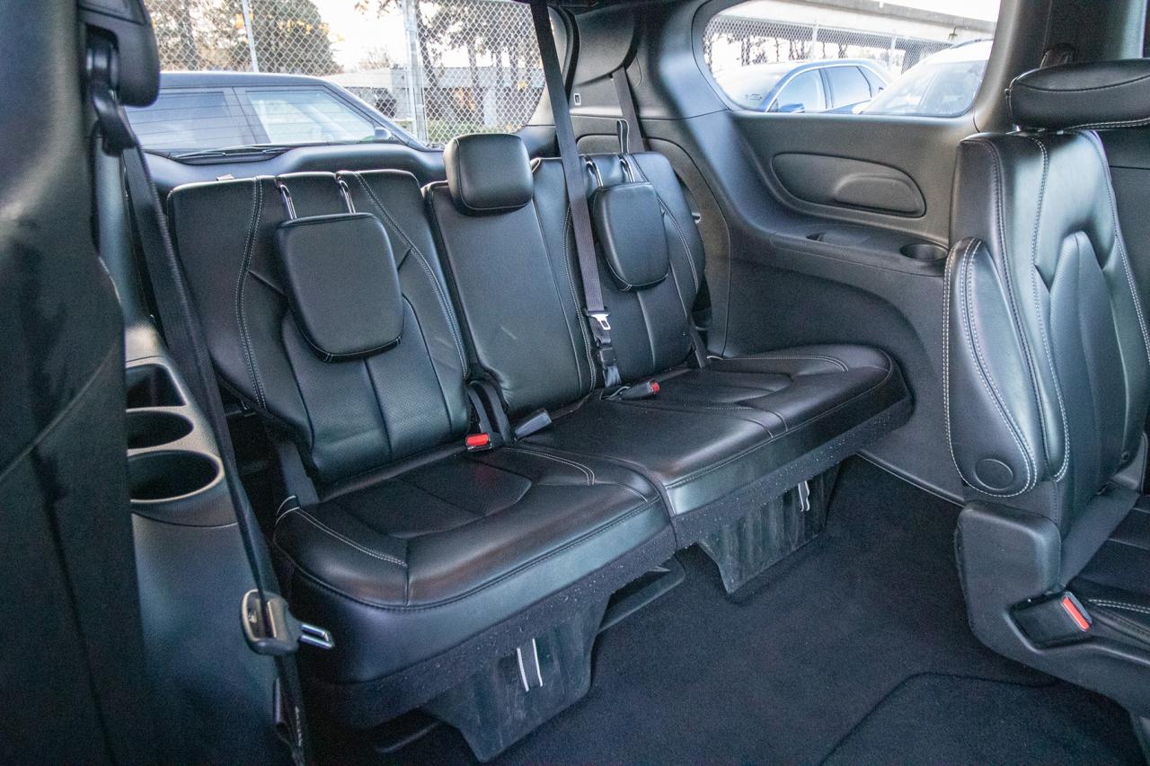 2023 Chrysler Pacifica Touring L Photo5