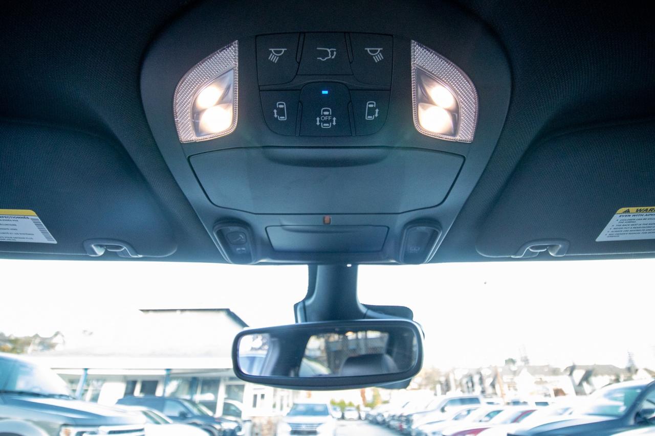 2023 Chrysler Pacifica Touring L Photo5