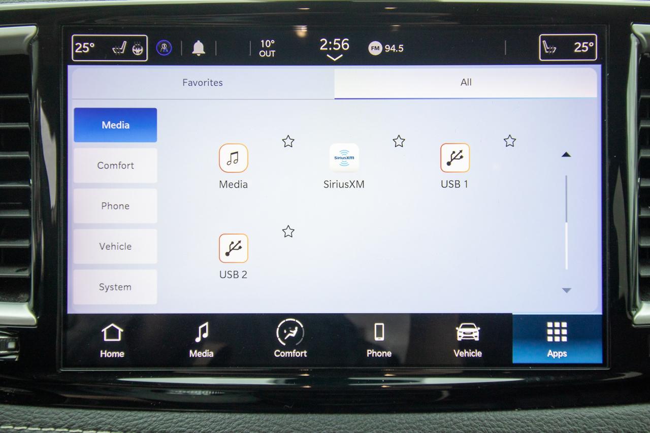 2023 Chrysler Pacifica Touring L Photo5