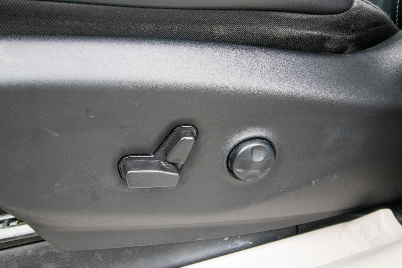 2023 Chrysler Pacifica Touring L Photo5