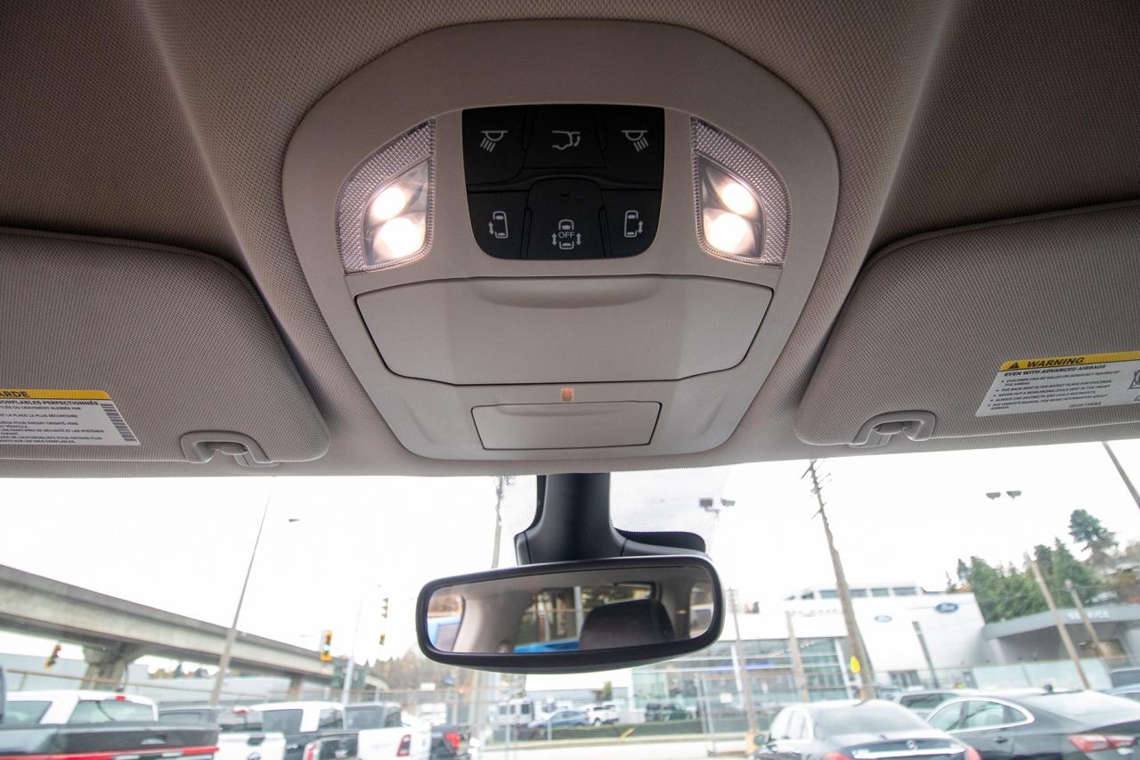 2023 Chrysler Pacifica Touring L Photo5