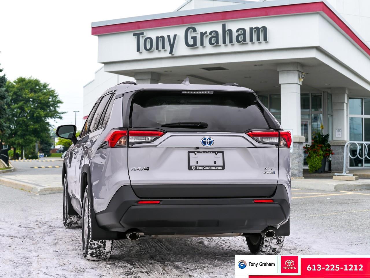 2023 Toyota RAV4 Hybrid XLE Photo2