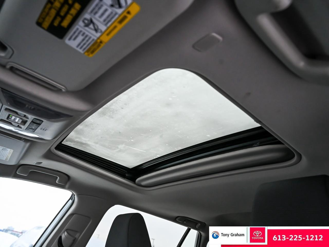 2023 Toyota RAV4 Hybrid XLE Photo