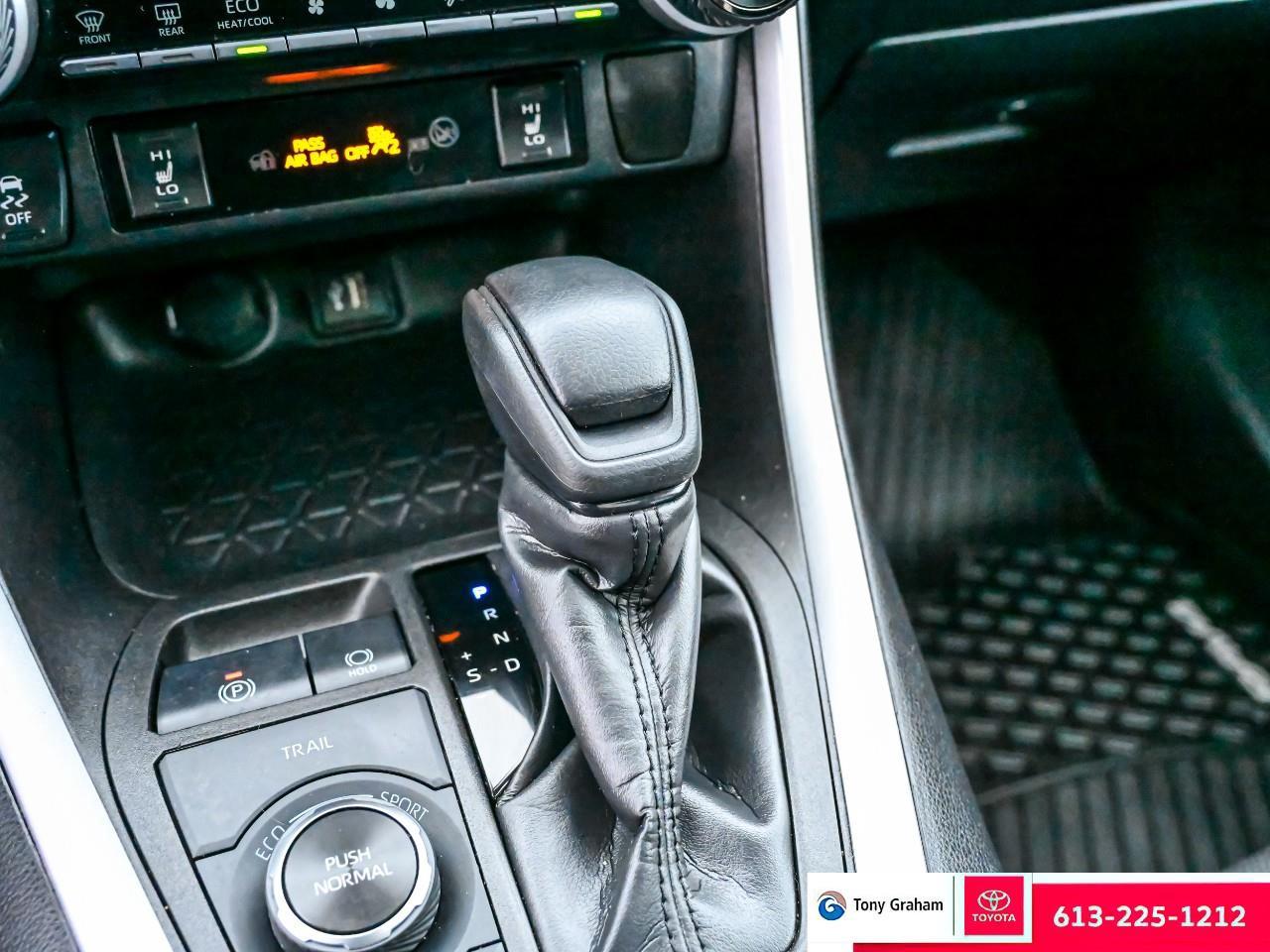 2023 Toyota RAV4 Hybrid XLE Photo