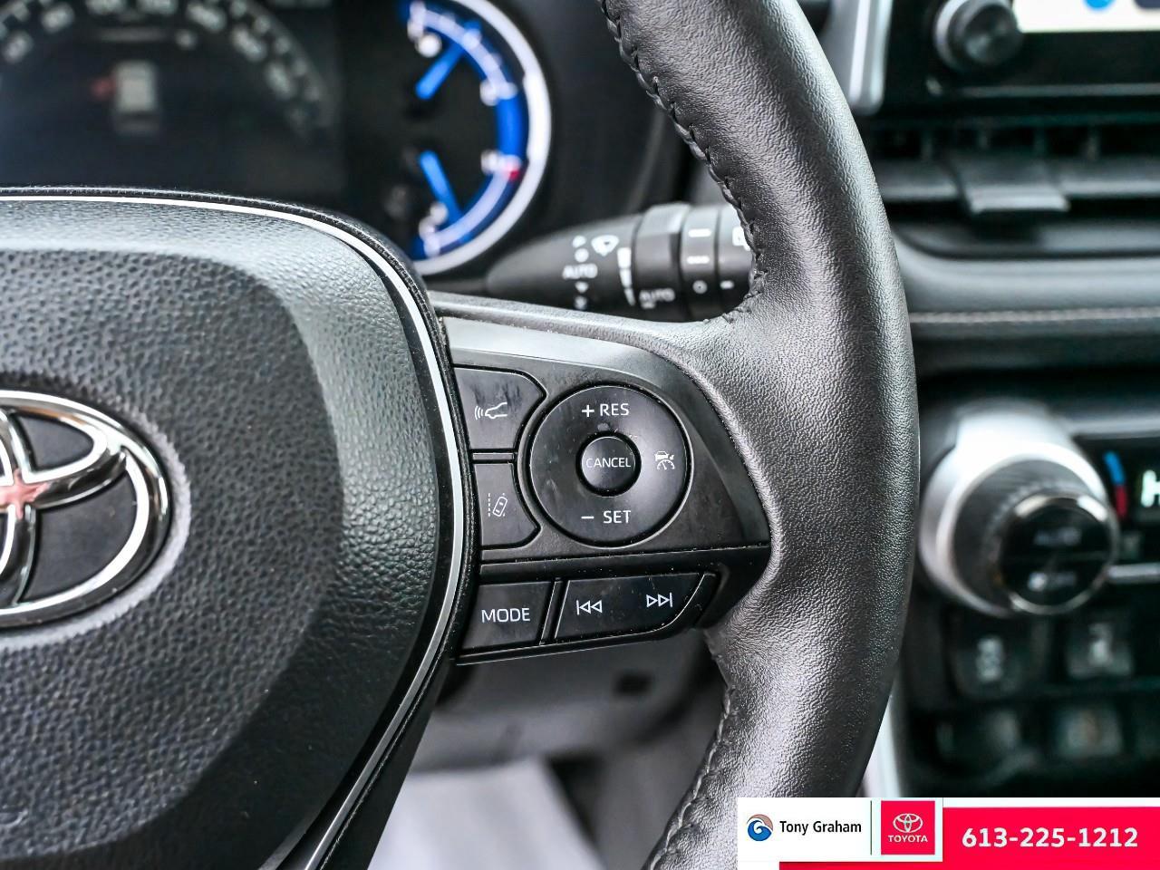 2023 Toyota RAV4 Hybrid XLE Photo