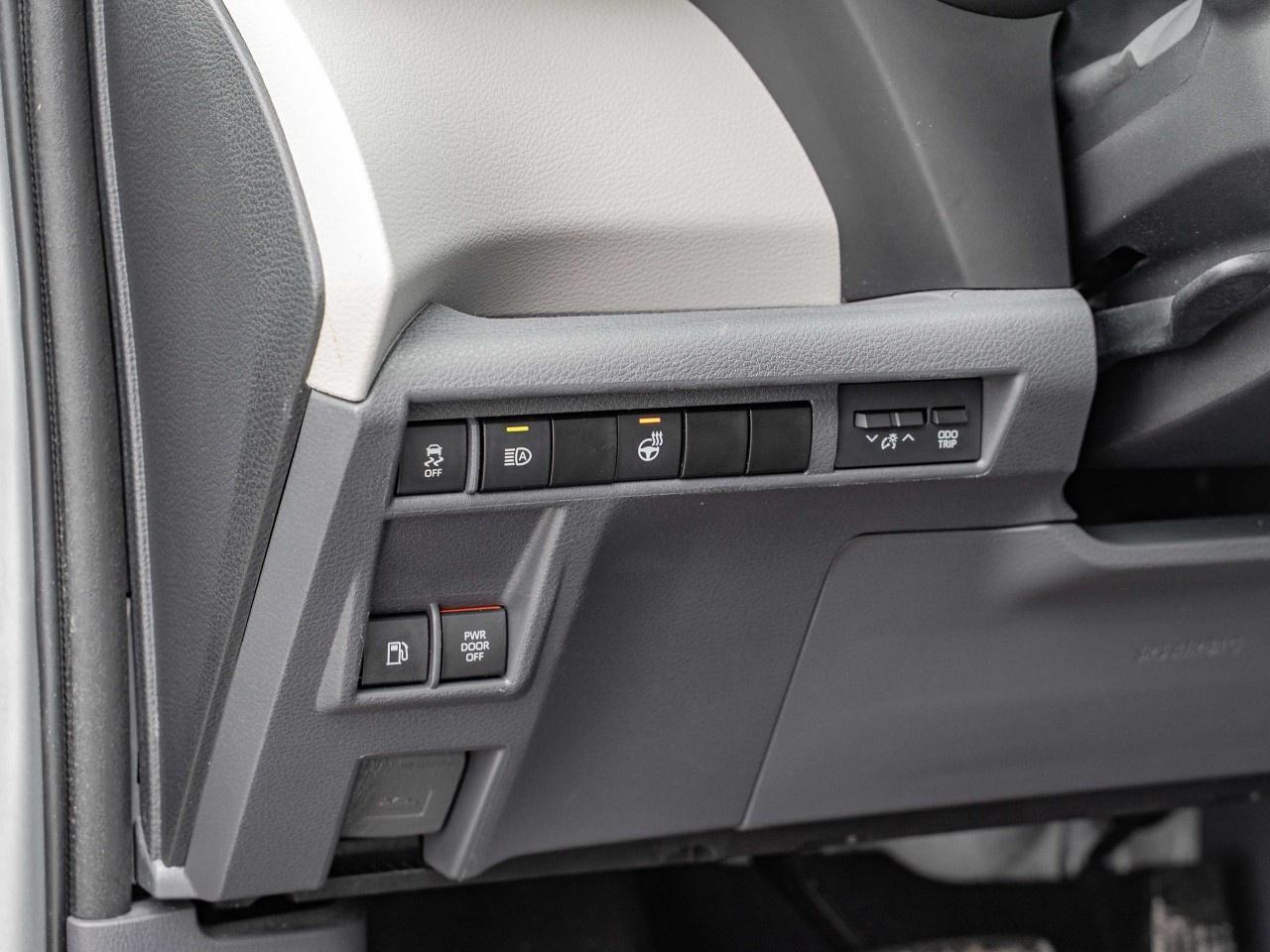 2021 Toyota Sienna XLE 7-Passenger AWD Photo