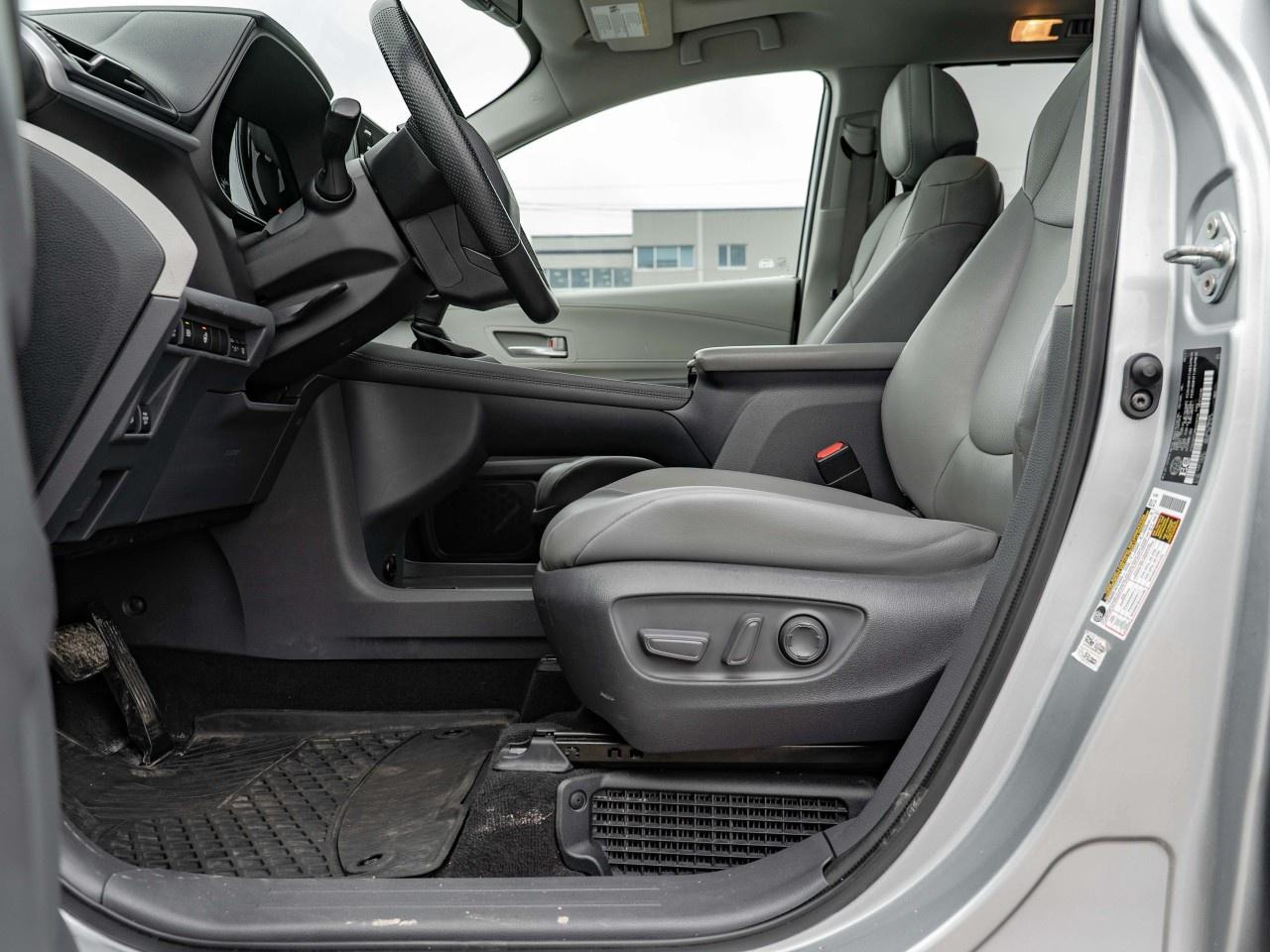 2021 Toyota Sienna XLE 7-Passenger AWD Photo